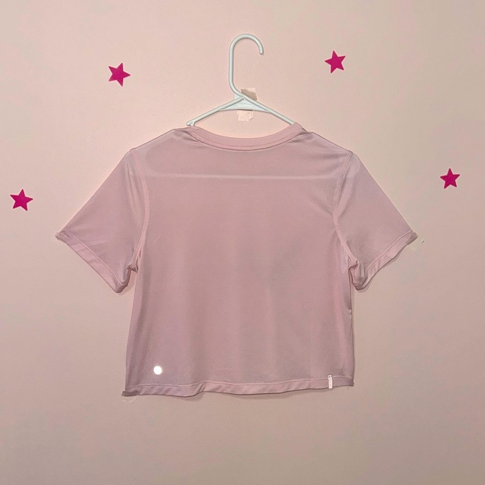 STRAWBERRY MILKSHAKE (DISCONTINUED COLOR) lululemon Kate’s tee SIZE 4 🤍🤍🤍🤍